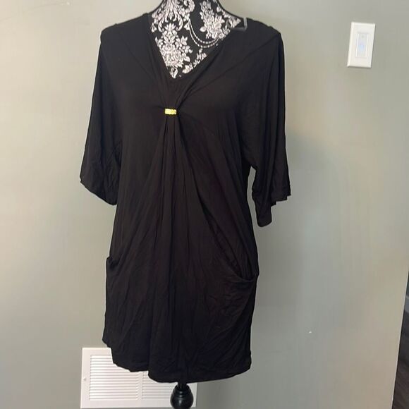 Trina Turk Beach Coverup NEW - Picture 1 of 3